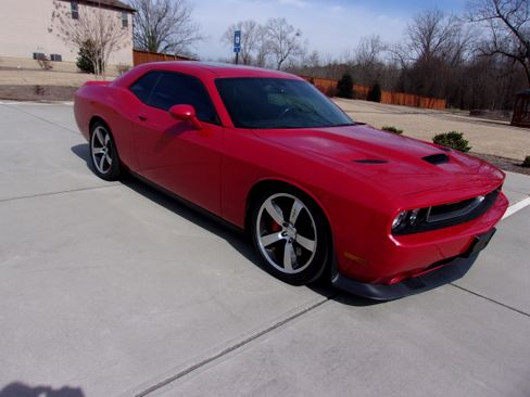 Used 2012 Dodge Challenger SRT image 4