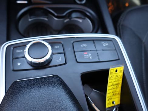 Used 2015 Mercedes-Benz GL 550 image 37