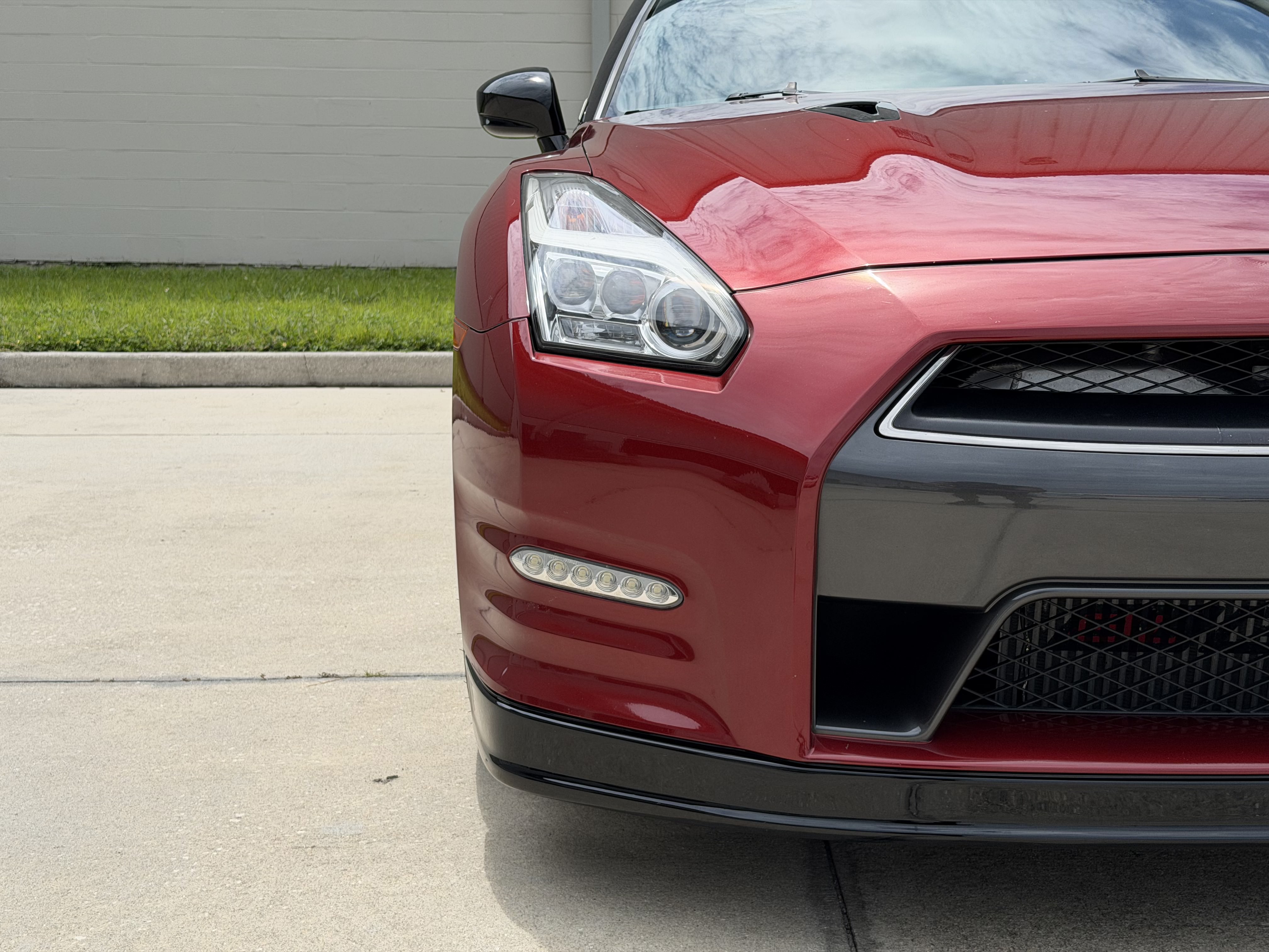 Used 2015 Nissan GT-R Premium AWD/4WD image 9