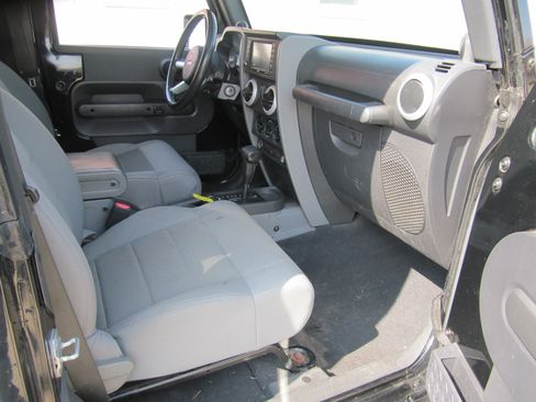 Used 2008 Jeep Wrangler Unlimited Sahara image 11