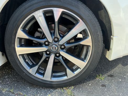 Used 2016 Nissan Altima image 17