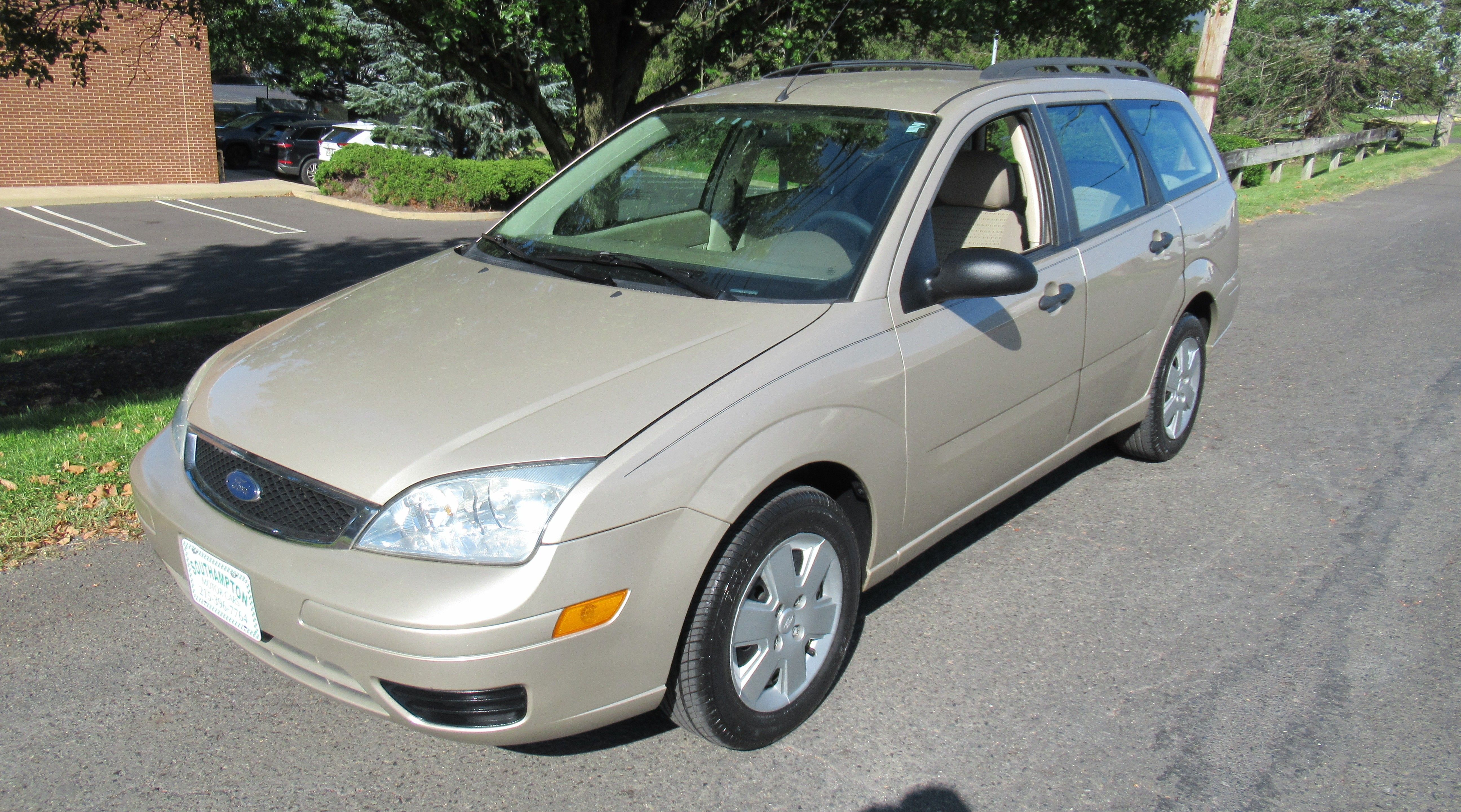Used 2007 Ford Focus ZXW Wagon FWD image 1