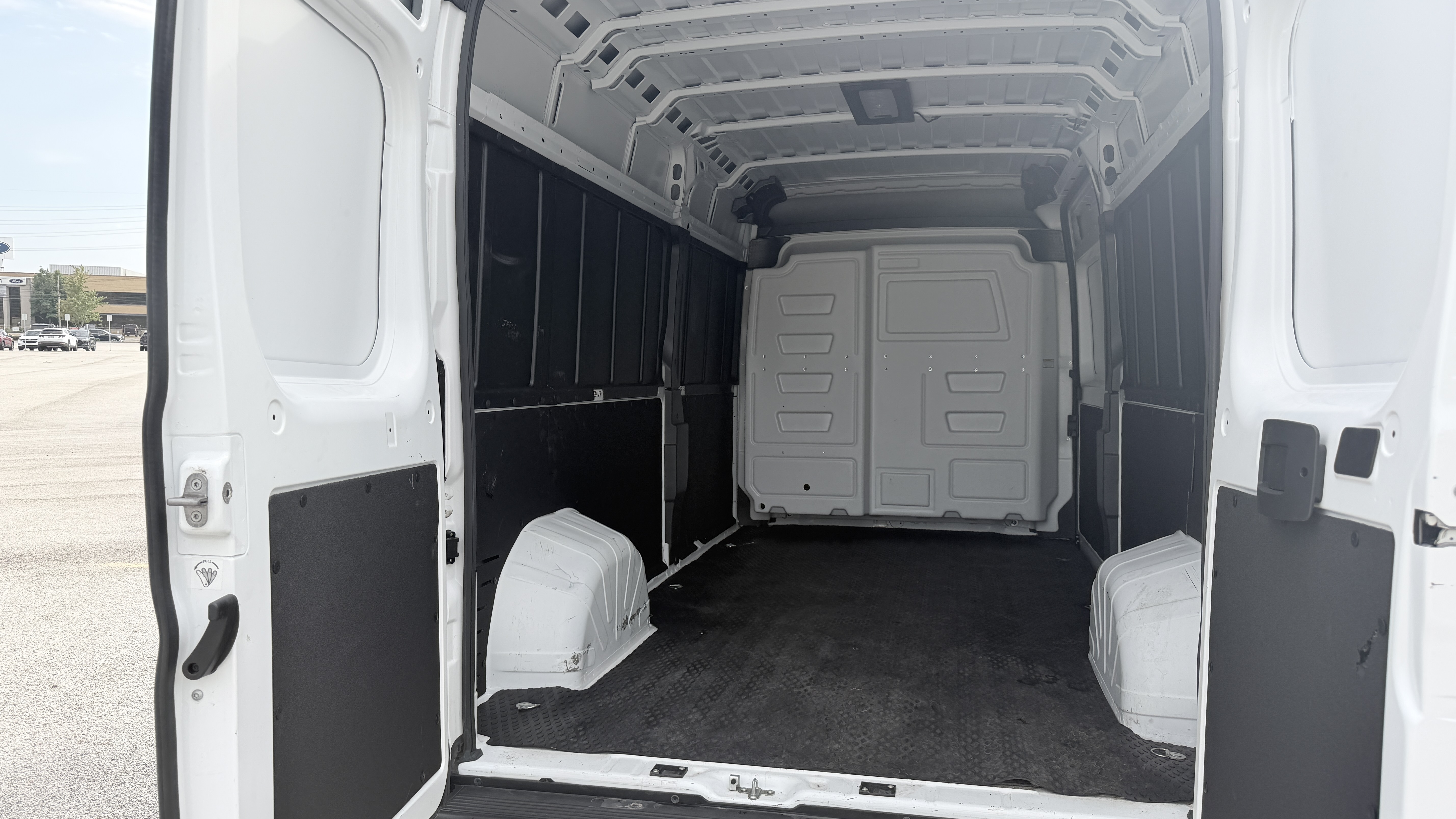Used 2024 RAM ProMaster 2500 159 High Roof FWD image 9