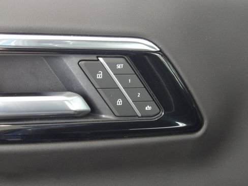 Used 2025 Chevrolet Tahoe 4WD Premier image 18