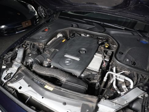 Used 2018 Mercedes-Benz E 300 image 33