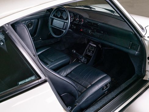Used 1989 Porsche 911 Turbo Coupe RWD image 71