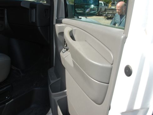 Used 2013 Chevrolet Express 1500 image 7