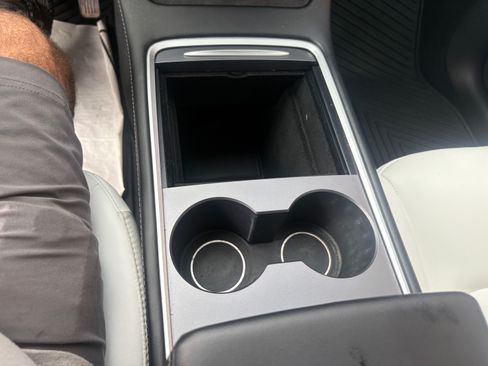 Used 2023 Tesla Model Y AWD image 17