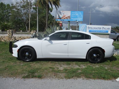 Used 2015 Dodge Charger R/T image 2