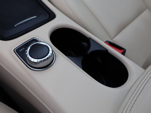 Used 2014 Mercedes-Benz CLA 250 image 30