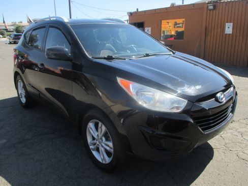 Used 2011 Hyundai Tucson 2WD image 5