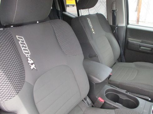 Used 2013 Nissan Xterra PRO-4X Sport Utility 4D AWD/4WD image 9