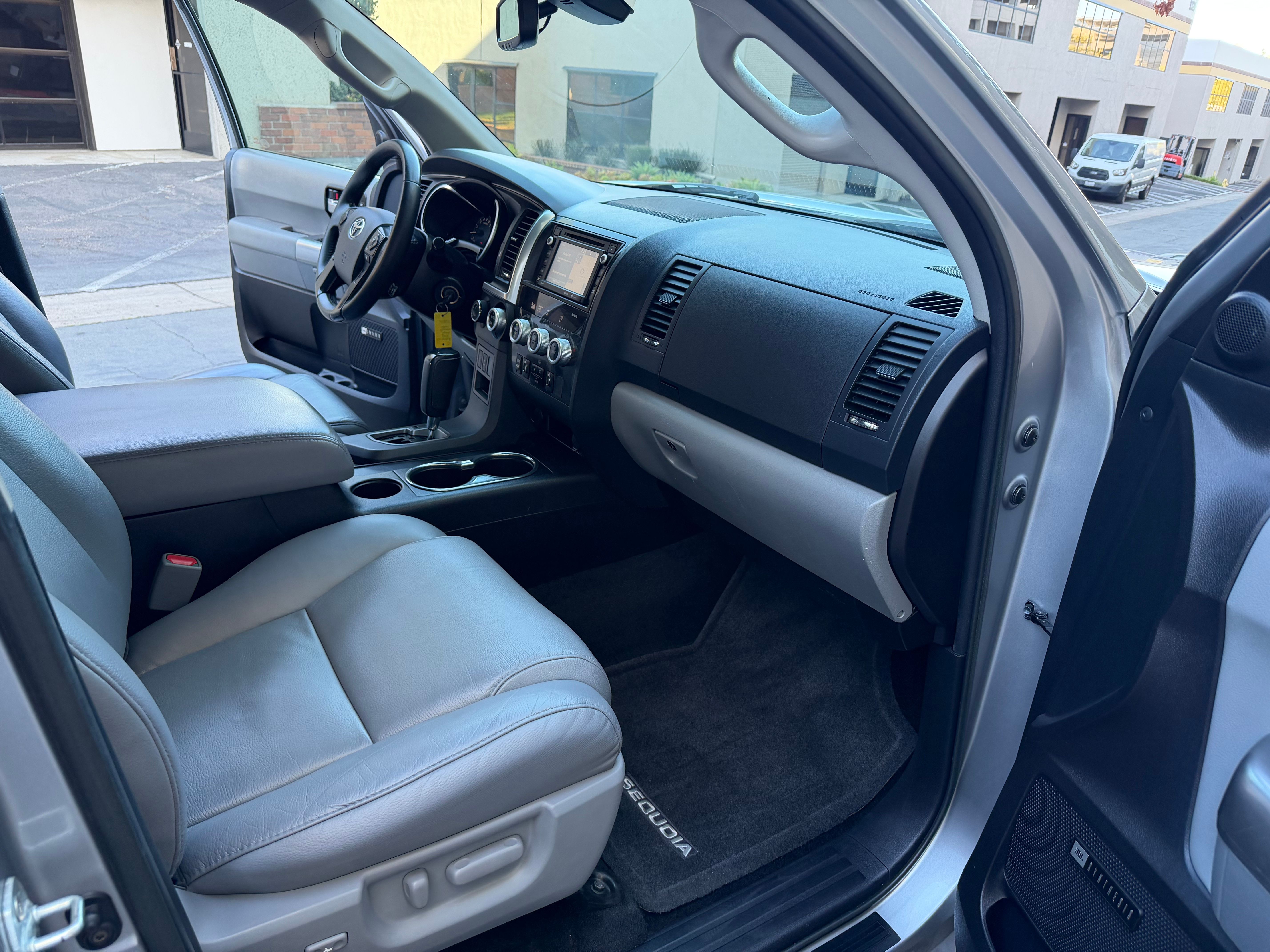 Used 2018 Toyota Sequoia Limited AWD/4WD image 27