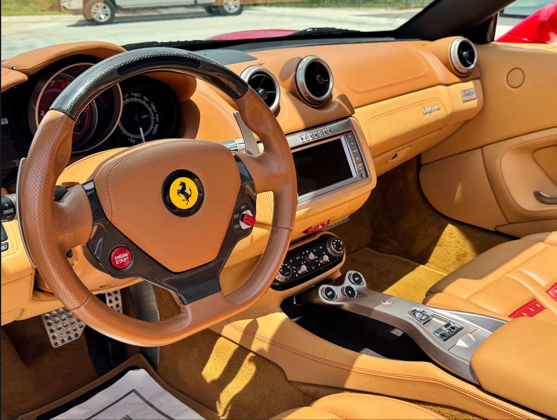 Used 2011 Ferrari California RWD image 3