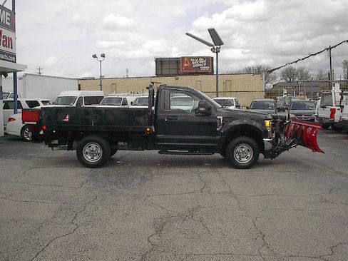 Used 2020 Ford F250 XL image 3