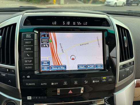 Used 2013 Toyota Land Cruiser image 44