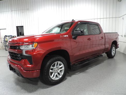 Used 2023 Chevrolet Silverado 1500 4x4 Crew Cab RST image 3