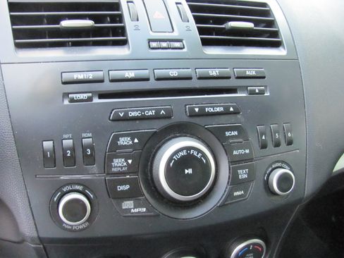 Used 2013 MAZDA MAZDA3 i Touring image 15