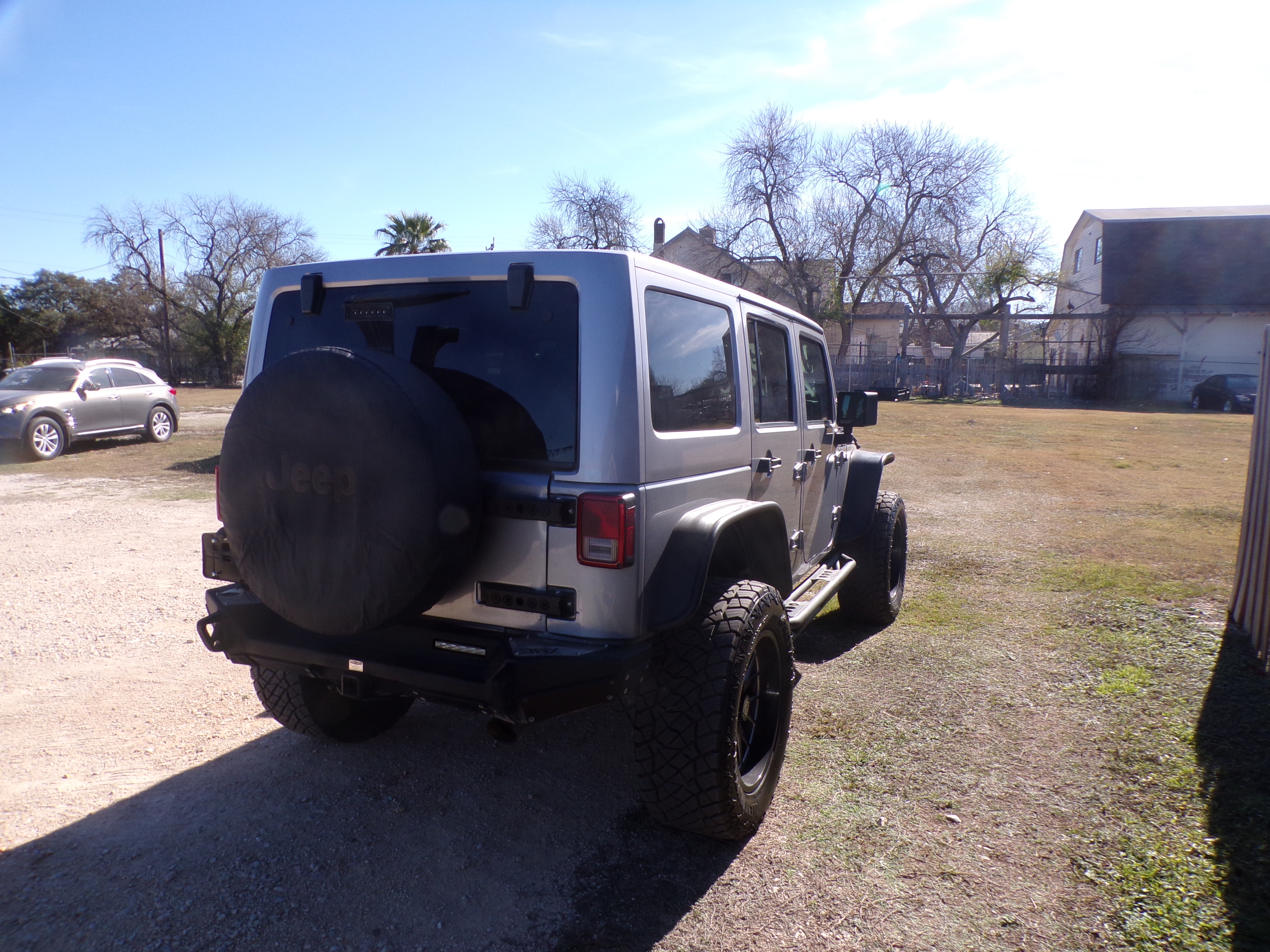 Used 2016 Jeep Wrangler Unlimited Rubicon AWD/4WD image 3