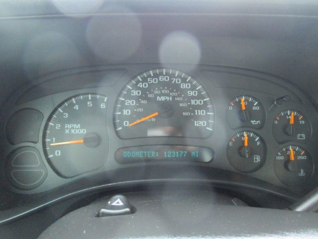 Used 2005 Chevrolet Silverado 1500 2WD Regular Cab image 28