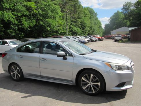 Used 2016 Subaru Legacy 2.5i Limited AWD/4WD image 10