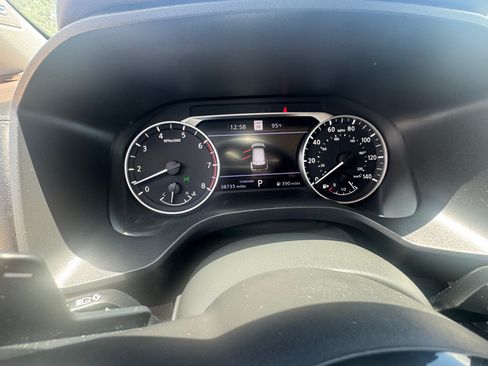 Used 2023 Nissan Rogue FWD SL image 11