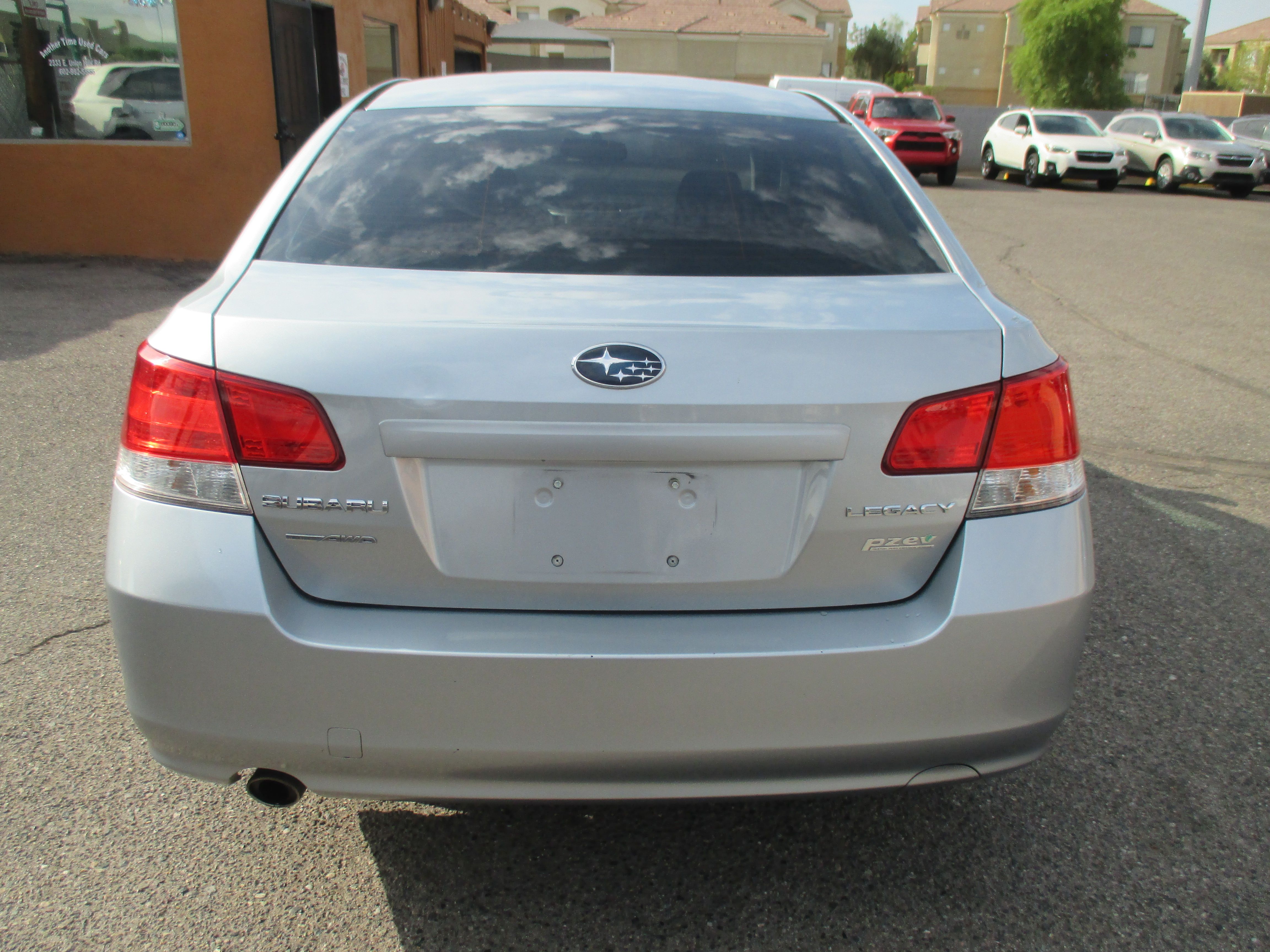 Used 2012 Subaru Legacy 2.5i Premium Sedan 4D AWD/4WD image 8