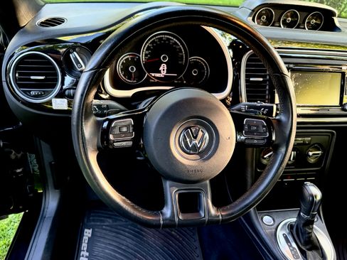 Used 2013 Volkswagen Beetle TDI Convertible FWD image 32