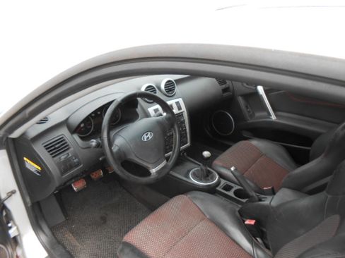 Used 2006 Hyundai Tiburon GT FWD image 9