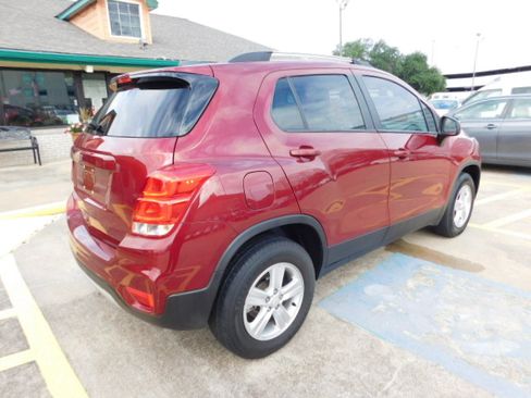 Used 2022 Chevrolet Trax AWD LT w/ 1LT image 7
