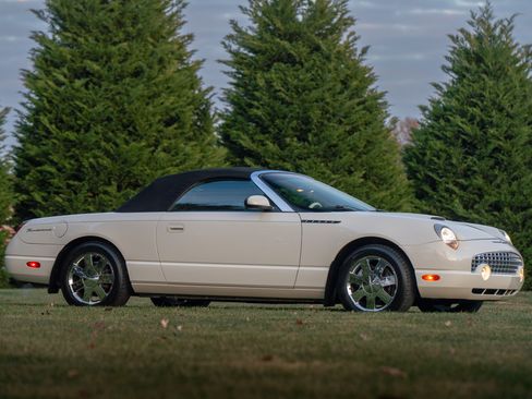 Used 2003 Ford Thunderbird image 14