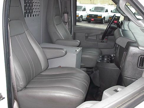 Used 2021 Chevrolet Express 3500 image 10