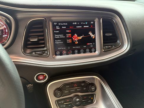 Used 2017 Dodge Challenger SRT Hellcat image 4