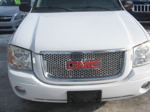 Used 2005 GMC Envoy image 2