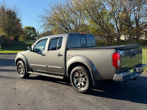 Used 2016 Nissan Frontier SV image 5
