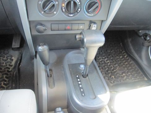 Used 2008 Jeep Wrangler Unlimited Sahara image 13