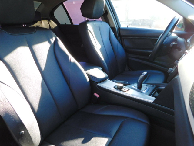 Used 2014 BMW 320i Sedan RWD image 21