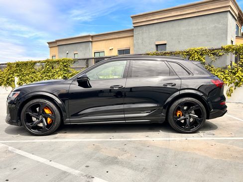 Used 2023 Audi e-tron S Prestige AWD/4WD image 2