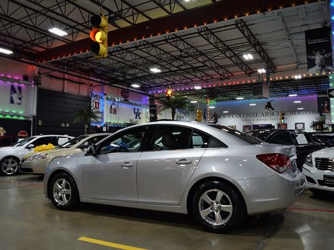 Used 2014 Chevrolet Cruze LT FWD image 4
