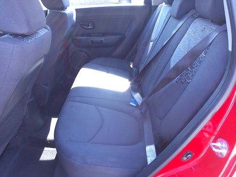 Used 2011 Kia Soul + image 8