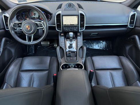 Used 2016 Porsche Cayenne S image 15
