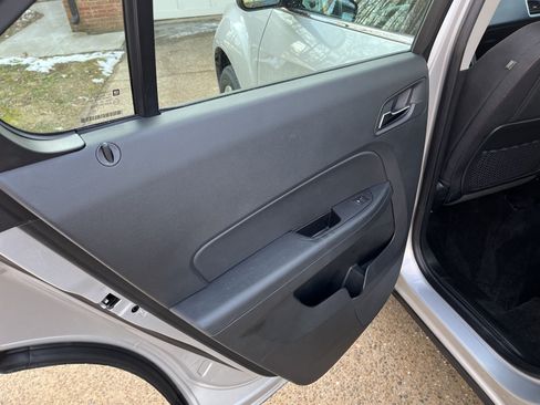 Used 2016 Chevrolet Equinox LS image 6