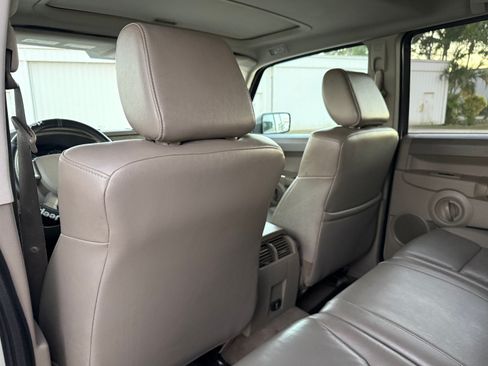 Used 2008 Jeep Commander Sport image 61