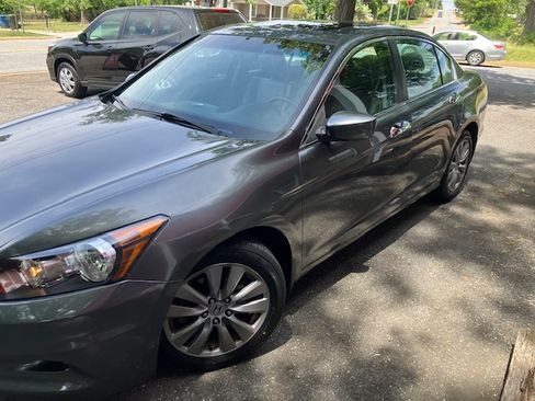 Used 2011 Honda Accord EX-L V6 Sedan image 3
