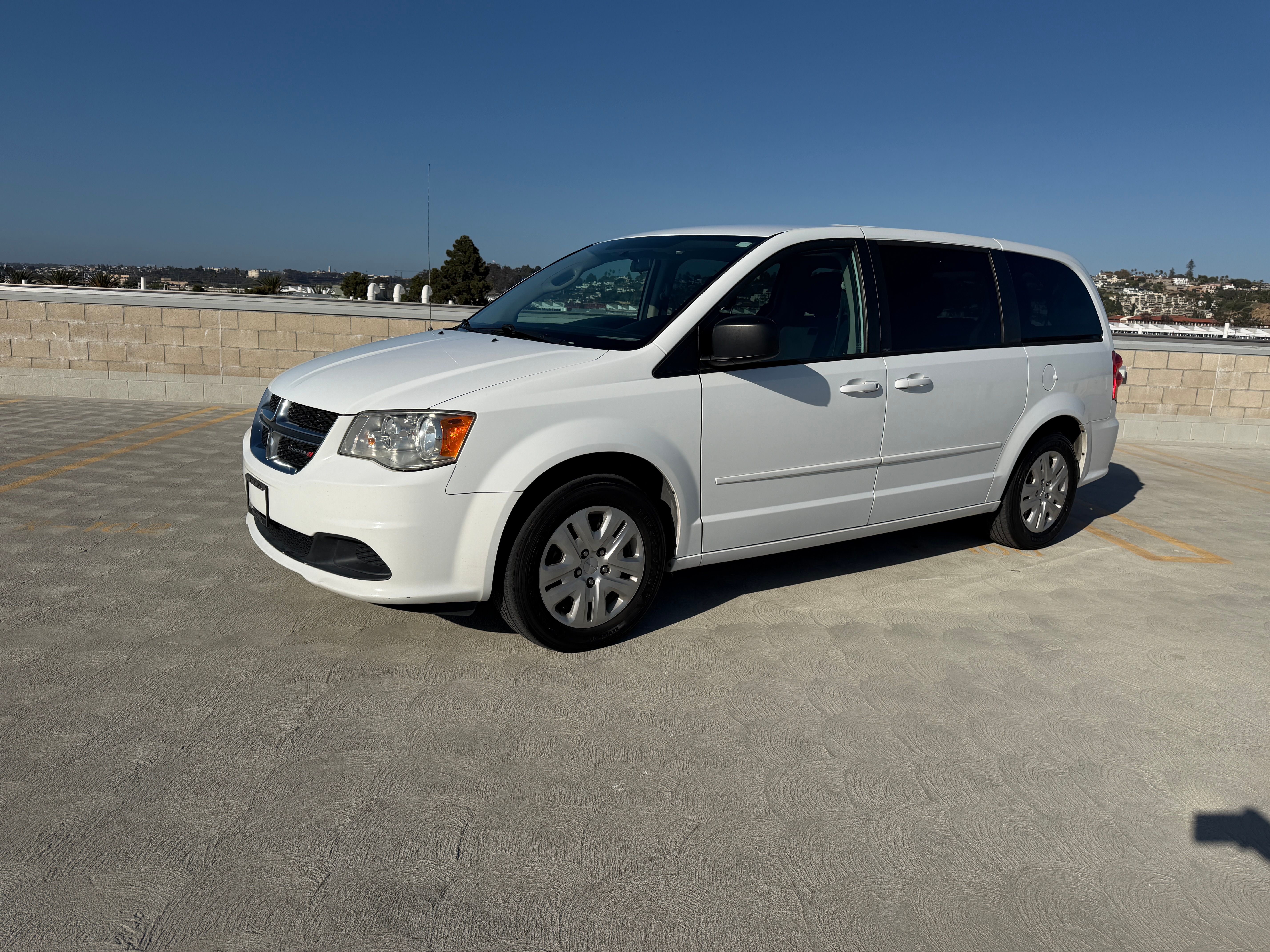 Used 2014 Dodge Grand Caravan UNAVAIL FWD image 3