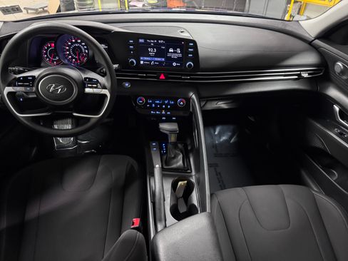 Used 2023 Hyundai Elantra SEL image 16