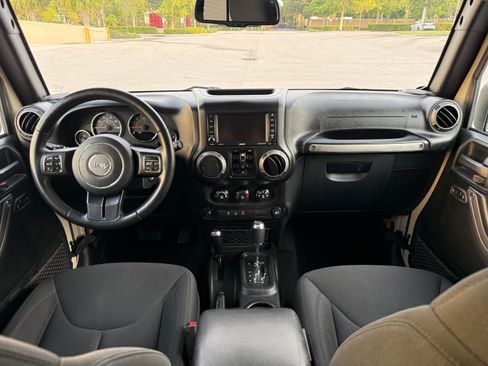 Used 2018 Jeep Wrangler Unlimited Sport S AWD/4WD image 19