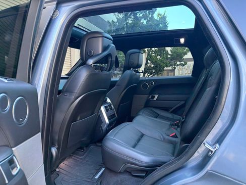 Used 2019 Land Rover Range Rover Sport SE AWD/4WD image 9