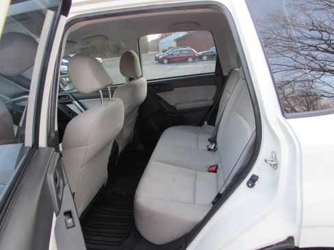 Used 2016 Subaru Forester 2.5i Premium image 14