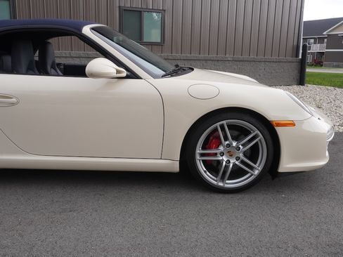 Used 2010 Porsche 911 Carrera S Cabriolet RWD image 10